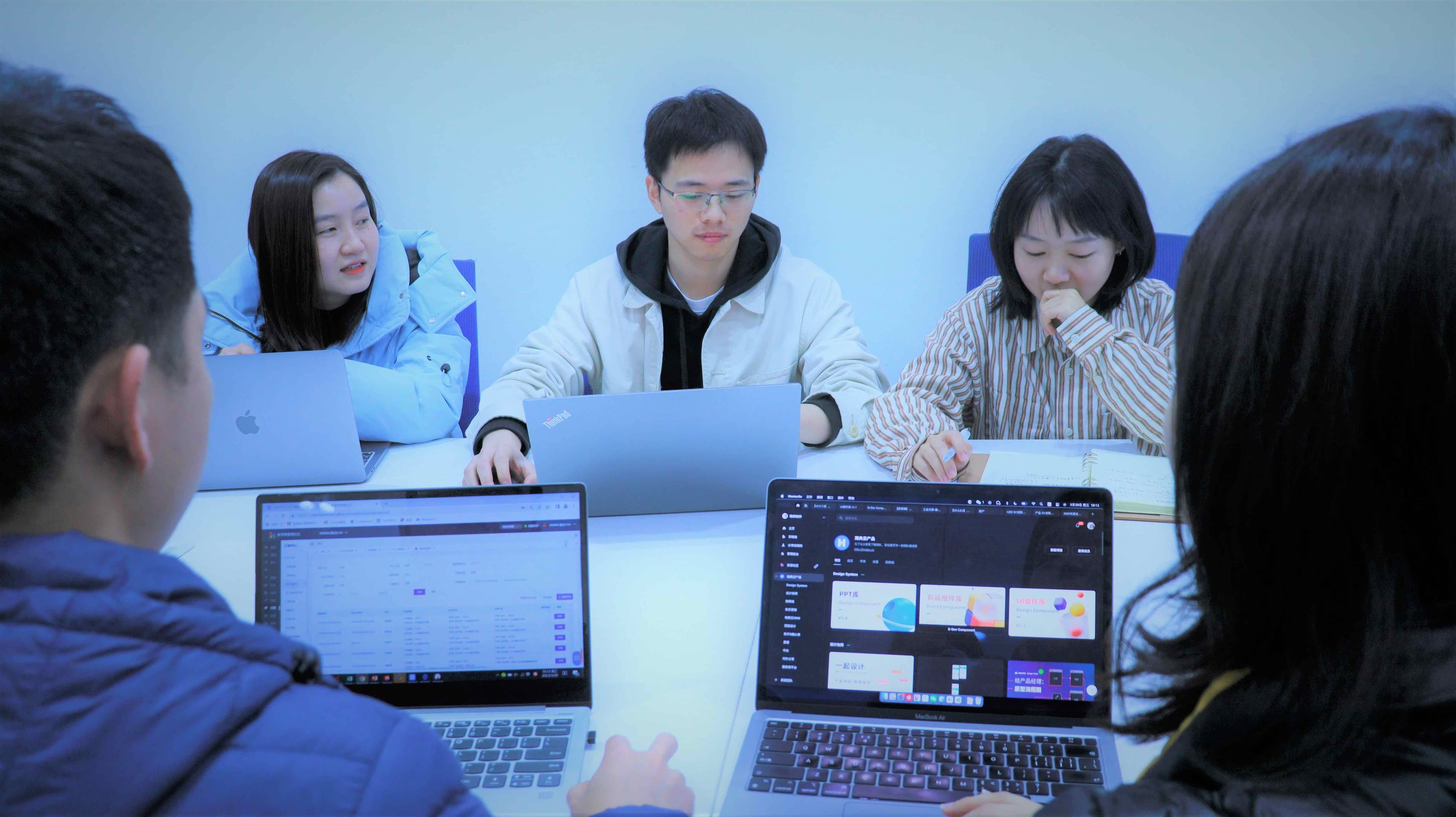 海典 UED 与前端团队进行组件库评审
